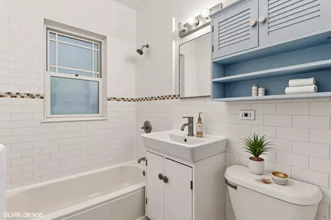 827 Forest Ave #2E, Evanston, IL 60202 photo 9