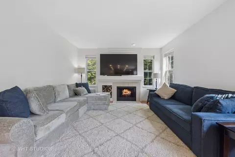 Living - 13733 Meadow Ln, Plainfield, IL 60544 photo 2 of 4