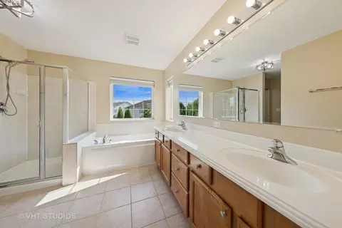 Bath - 13733 Meadow Ln, Plainfield, IL 60544 photo 3 of 5