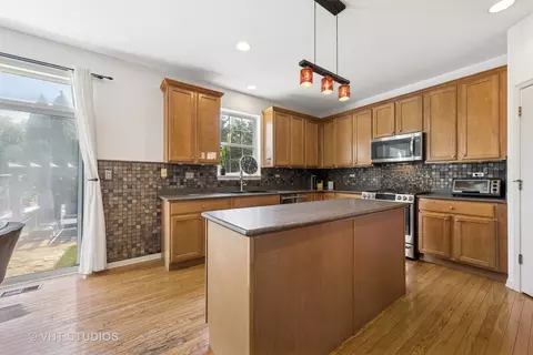 Kitchen - 13733 Meadow Ln, Plainfield, IL 60544 photo 3 of 4