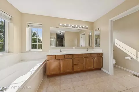Bath - 13733 Meadow Ln, Plainfield, IL 60544 photo 2 of 5