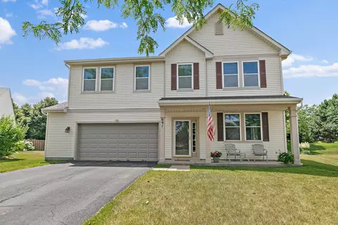 691 Glen Cove Ln, Pingree Grove, IL 60140