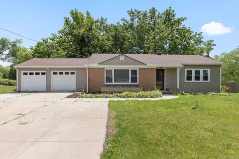 2419 Sandy Hollow Rd, Rockford, IL 61109