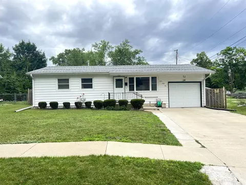 1265 Hillcrest Ln, Freeport, IL 61032