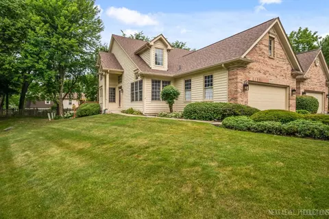 1348 Averill Cir, Geneva, IL 60134