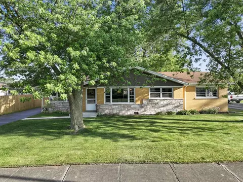 6411 W 88th St, Oak Lawn, IL 60453