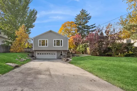 1108 N Main St, Wheaton, IL 60187