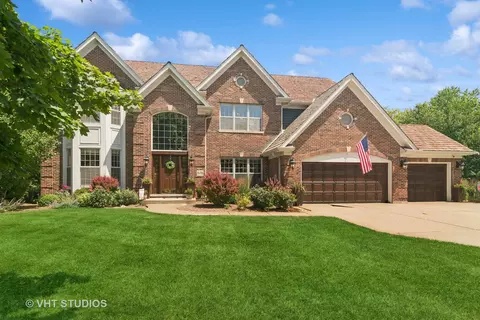 926 Lakewood Dr, Barrington, IL 60010