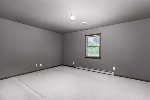 Bedroom - 2940 E 1509th Rd, Ottawa, IL 61350 photo 3 of 8