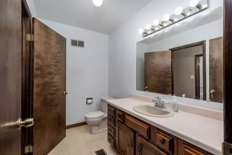 Bath - 2940 E 1509th Rd, Ottawa, IL 61350 photo 4 of 4