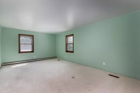 Bedroom - 2940 E 1509th Rd, Ottawa, IL 61350 photo 5 of 8