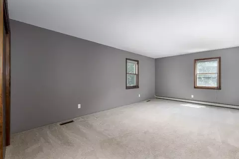 Bedroom - 2940 E 1509th Rd, Ottawa, IL 61350 photo 6 of 8