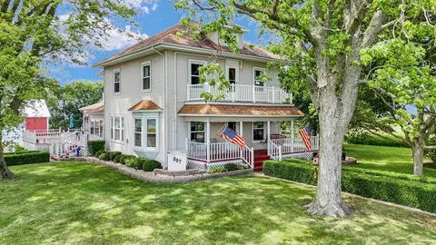 887 N 1100e Rd, Melvin, IL 60952