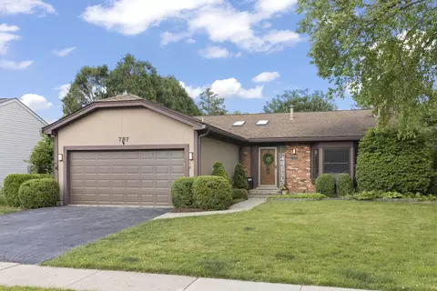 787 Bluejay Cir, Elk Grove Village, IL 60007