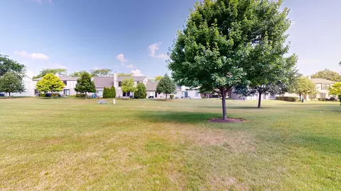 Exterior - 4532 Topaz Dr, Hoffman Estates, IL 60192 photo 2 of 2