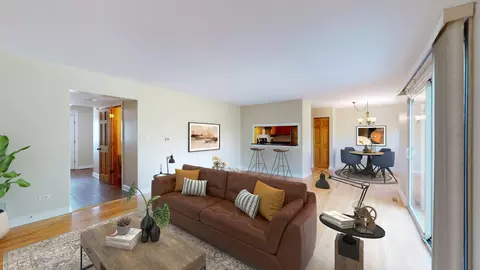 Living - 4532 Topaz Dr, Hoffman Estates, IL 60192 photo 2 of 3
