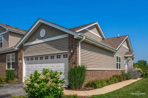 921 Inland Dr, Manteno, IL 60950