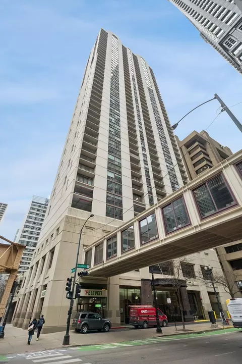 200 N Dearborn St #4301, Chicago, IL 60601