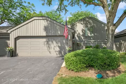 436 Shoreline Rd, Lake Barrington, IL 60010