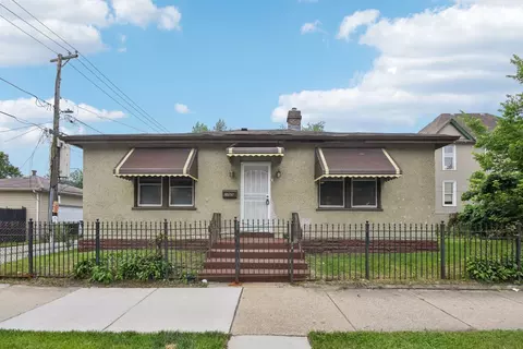 255 W 71st St, Chicago, IL 60621