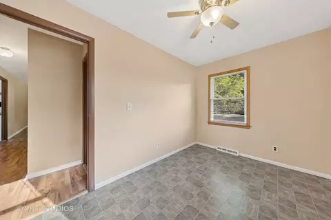 Entry Way - 2140 Baker St, Aurora, IL 60506 photo 1 of 1
