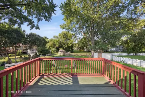 Exterior - 2140 Baker St, Aurora, IL 60506 photo 3 of 4