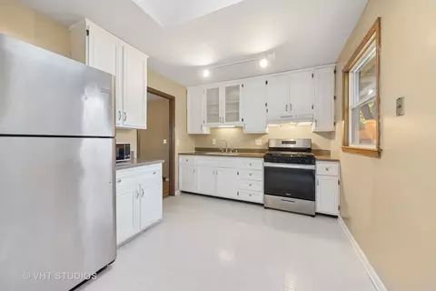 Kitchen - 2140 Baker St, Aurora, IL 60506 photo 2 of 2