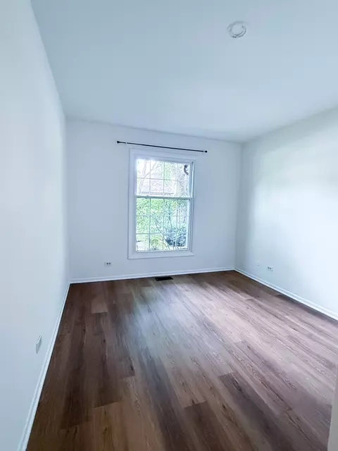 Bedroom - 4640 Calvert Dr #B1, Rolling Meadows, IL 60008 photo 2 of 2
