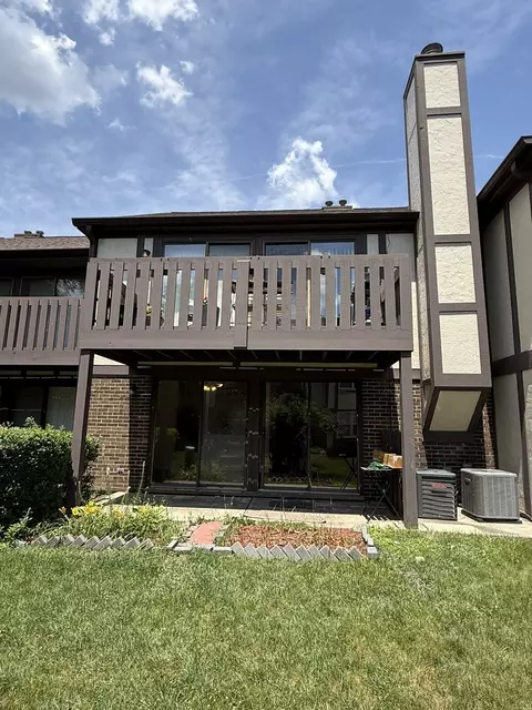 Exterior - 4640 Calvert Dr #B1, Rolling Meadows, IL 60008 photo 4 of 4