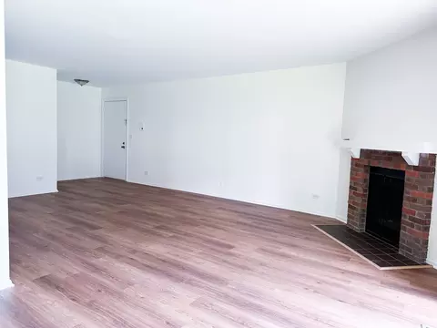 Living - 4640 Calvert Dr #B1, Rolling Meadows, IL 60008 photo 5 of 6