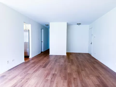 Living - 4640 Calvert Dr #B1, Rolling Meadows, IL 60008 photo 3 of 6