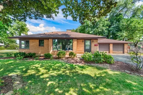 478 Porter Ave, Crystal Lake, IL 60014