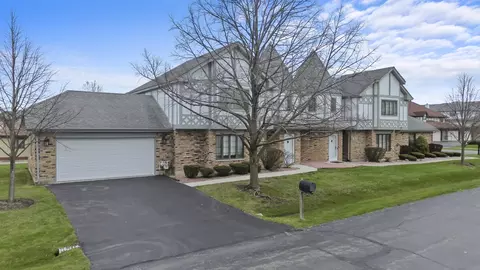 11605 S Vienna Ave, Palos Park, IL 60464