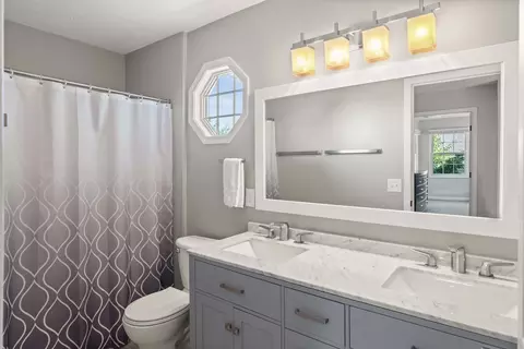 Bath - 2913 Fox Creek Rd, Bloomington, IL 61705 photo 10 of 11