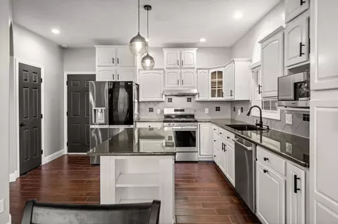 Kitchen - 2913 Fox Creek Rd, Bloomington, IL 61705 photo 2 of 7
