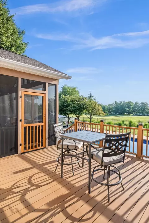 Exterior - 2913 Fox Creek Rd, Bloomington, IL 61705 photo 9 of 29