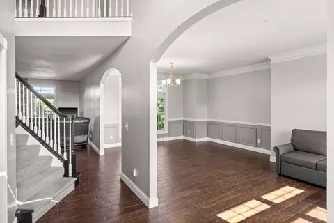 Entry Way - 2913 Fox Creek Rd, Bloomington, IL 61705 photo 2 of 8