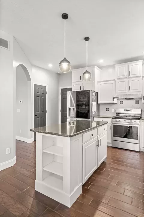 Kitchen - 2913 Fox Creek Rd, Bloomington, IL 61705 photo 3 of 7