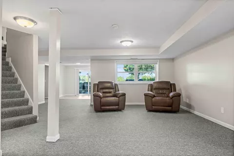 Living - 2913 Fox Creek Rd, Bloomington, IL 61705 photo 9 of 10