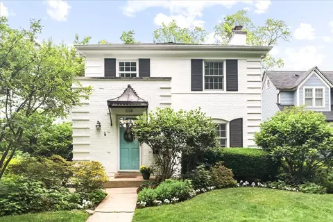 1726 Walnut Ave, Wilmette, IL 60091