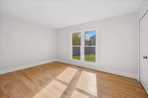5249 Elliott Dr, Hoffman Estates, IL 60192 photo 16