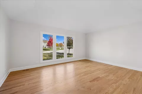 5249 Elliott Dr, Hoffman Estates, IL 60192 photo 12