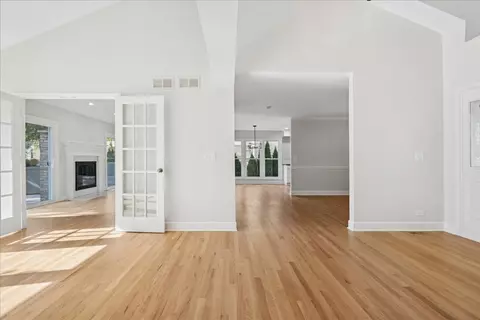 5249 Elliott Dr, Hoffman Estates, IL 60192 photo 11