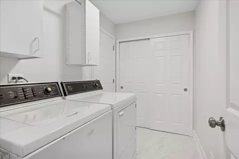 5249 Elliott Dr, Hoffman Estates, IL 60192 photo 18
