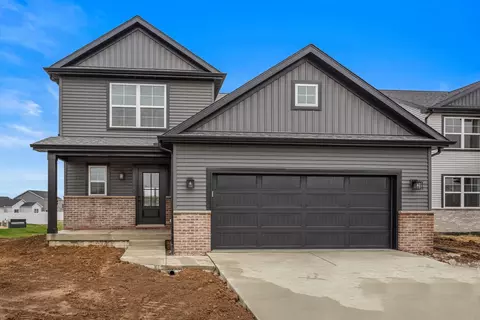 25 Meadow Dr, Monticello, IL 61856