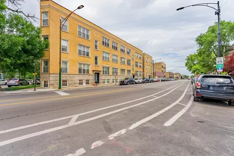 2716 N Kedzie Ave #2, Chicago, IL 60647
