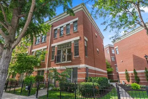 1050 W Fry St, Chicago, IL 60642
