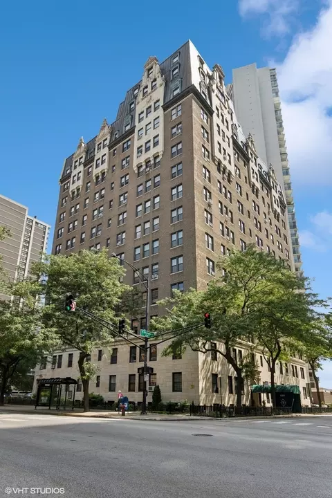 6101 N Sheridan Rd #11C, Chicago, IL 60660