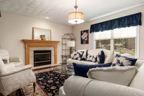 5579 Hazel Cir, Roscoe, IL 61073 photo 10