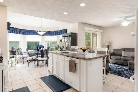5579 Hazel Cir, Roscoe, IL 61073 photo 14